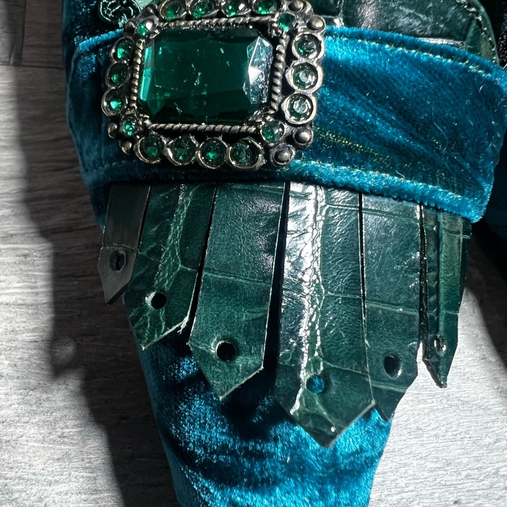 Le Silla Teal Velvet Pointed Toe Kitten Heel Pumps 37.5 - Picture 10 of 16